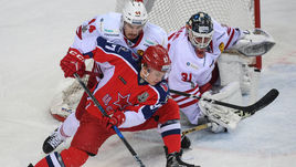 Четверг. Москва. ЦСКА - "Йокерит" - 1:2 5ОТ. Кирилл КАПРИЗОВ провел единственный гол армейцев.