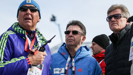 Президент СБР Александр КРАВЦОВ (в центре), тренер Владимир БАРНАШОВ (слева) и двукратный олимпийский чемпион Дмитрий ВАСИЛЬЕВ.