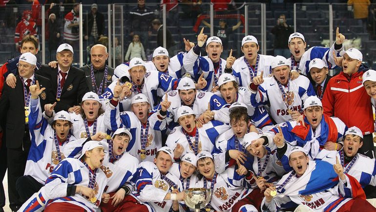 2011 год. Баффало. Россия - Канада - 5:3. Россияне празднуют победу. Фото AFP 2011 год. Баффало. Россия - Канада - 5:3. Россияне празднуют победу. Фото AFP