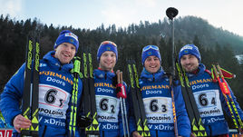 12 января. Рупольдинг. Алексей ВОЛКОВ, Максим ЦВЕТКОВ, Антон БАБИКОВ и Антон ШИПУЛИН (слева направо) стали третьими в эстафете.