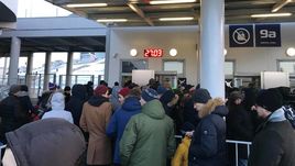 Очередь на вход на арену "Санкт-Петербург" по ходу матча Россия - Франция.