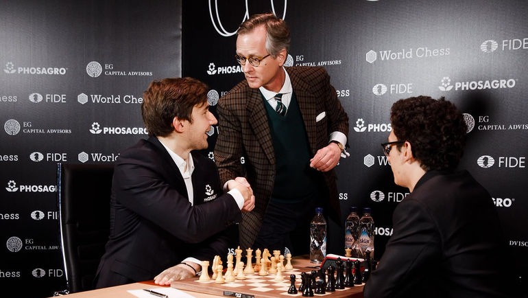 Сергей КАРЯКИН перед игрой против Фабиано КАРУАНА. Фото FIDE World Chess Сергей КАРЯКИН перед игрой против Фабиано КАРУАНА. Фото FIDE World Chess