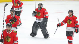 36-летний вратарь-дебютант "Блэкхокс" Скотт ФОСТЕР (№90).