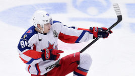 Четверг. Санкт-Петербург. СКА - ЦСКА - 4:5 ОТ. Форвард москвичей Андрей КУЗЬМЕНКО празднует гол в овертайме, свой третий в матче.