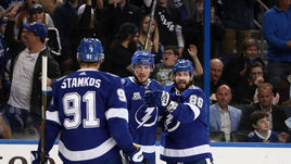 Стивен СТЭМКОС (слева), Джей Ти МИЛЛЕР и Никита КУЧЕРОВ (справа).