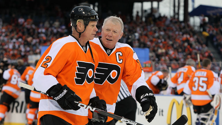 Бобби КЛАРК (справа) и Марк ХОУ. Фото AFP Бобби КЛАРК (справа) и Марк ХОУ. Фото AFP