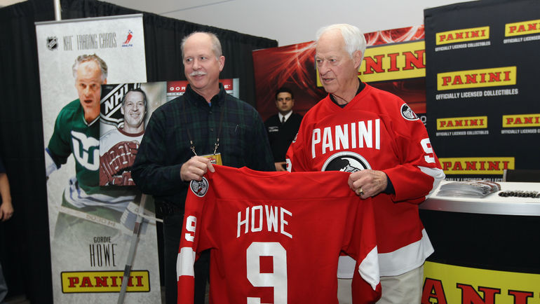 Горди ХОУ (справа) с сыном Марти. Фото AFP Горди ХОУ (справа) с сыном Марти. Фото AFP