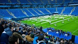 Пятница. Санкт-Петербург. Встреча руководства, тренеров и игроков "Зенита" с болельщиками.