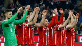 Суббота. Мюнхен. "Бавария" - "Боруссия" - 6:0. Мюнхенская команда уверенно обыграла своего соперника.