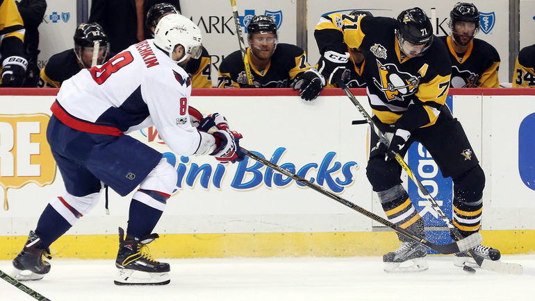 Пути Александра ОВЕЧКИНА (слева) и Евгения МАЛКИНА в ближайшее время могут вновь пересечься в розыгрыше Кубка Стэнли. Фото AFP Пути Александра ОВЕЧКИНА (слева) и Евгения МАЛКИНА в ближайшее время могут вновь пересечься в розыгрыше Кубка Стэнли. Фото AFP