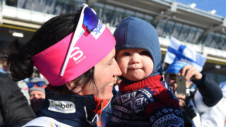 Марит БЬОРГЕН с сыном. Фото AFP Марит БЬОРГЕН с сыном. Фото AFP