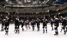Четверг. Челябинск. "Трактор" проиграл "Ак Барсу" (1:3) в четвертом матче финала "Востока" и завершил сезон.