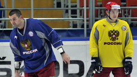 Александр РАДУЛОВ (слева) и Владимир ТАРАСЕНКО. Первый пока не принял решение об участии в ЧМ, второму мешает травма.