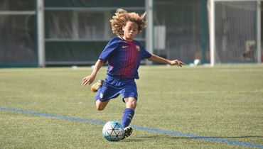 Чави СИМОНС.