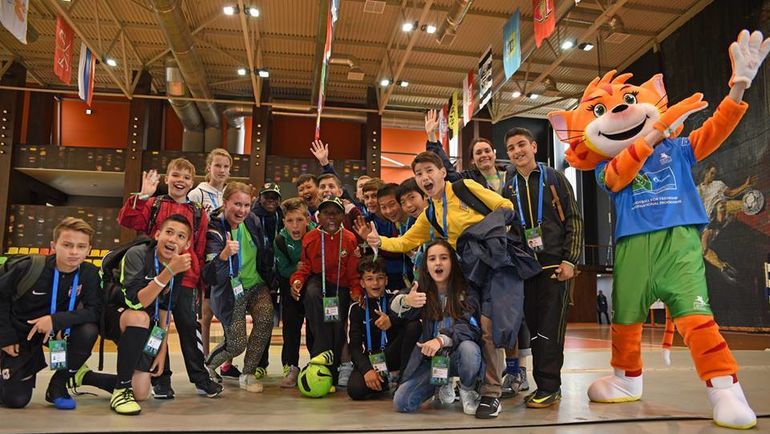 Кто триумфально взойдет на сцену - решать вам. Кто триумфально взойдет на сцену - решать вам.