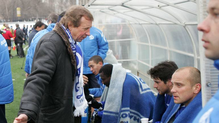 Юрий СЕМИН и Дмитрий ХОХЛОВ (второй справа). Фото Алексей ИВАНОВ Юрий СЕМИН и Дмитрий ХОХЛОВ (второй справа). Фото Алексей ИВАНОВ