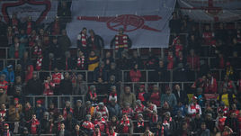 Четверг. Москва. Болельщики "Арсенала" на матче с ЦСКА.