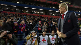 Четверг. Москва. ЦСКА - "Арсенал" - 2:2. Арсен ВЕНГЕР.