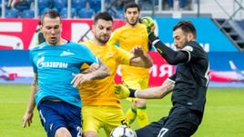 Сегодня. Санкт-Петербург. "Зенит" - "Анжи" - 1:0. Антон ЗАБОЛОТНЫЙ в атаке.