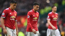 Сегодня. Манчестер. "Манчестер Юнайтед" - "Вест Бромвич" - 0:1. Игроки хозяев после поражения.