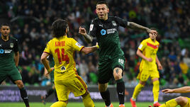 Суббота. Краснодар. "Краснодар" - "Арсенал" - 3:0. Фол Анри ХАГУША на Федоре СМОЛОВЕ.