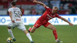 "Локомотив" Алексея МИРАНЧУКА (слева) vs "Спартак" Дениса ГЛУШАКОВА: каким будет финиш?