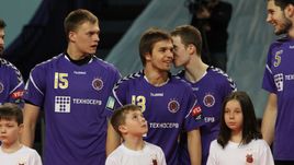 "Чеховские Медведи" снова первые