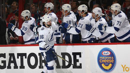 Никита КУЧЕРОВ празднует заброшенную шайбу.