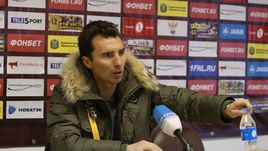 "Мы недовольны, что убрали нормального тренера и поставили врага народа". Почему болельщики "Луча" ненавидят Григоряна