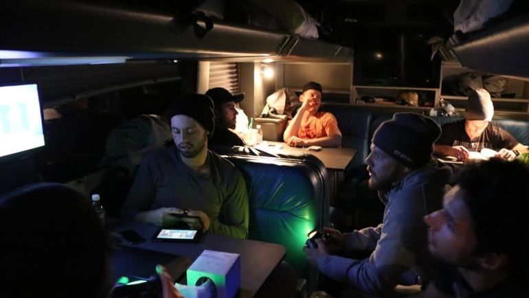 Жизнь в автобусе. Жизнь в автобусе.