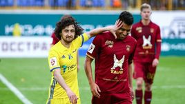 Суббота. Казань. "Рубин" - "Ростов" - 1:1. Хорен БАЙРАМЯН (слева) и Кристиан НОБОА.