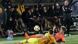 Суббота. Каспийск. "Анжи" - "Урал" - 0:1. Гости добились победы, а после игры кто-то агрессивно предъявлял претензии - судьям?