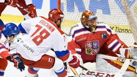 Воскресенье. Пардубице. Чехия - Россия - 2:1. Алексей КРУЧИНИН забрасывает единственную шайбу российской сборной в этом матче.