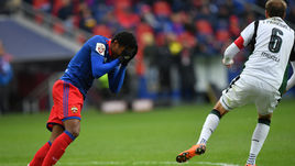 Воскресенье. Москва. ЦСКА - "Краснодар" - 2:1. ВИТИНЬЮ и Андреас ГРАНКВИСТ: после столкновения.