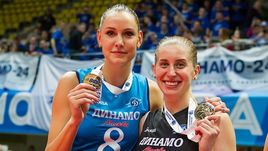 Игроки московского "Динамо" Наталия ГОНЧАРОВА (слева) и Дарья ТАЛЫШЕВА.