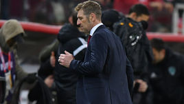 Понедельник. Москва. "Спартак" - "Ахмат" - 1:3. Массимо КАРРЕРА.