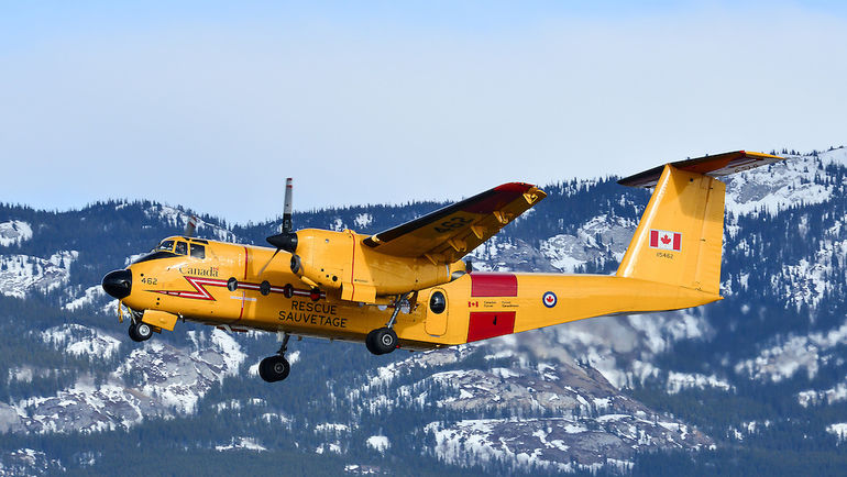 Самолет, аналогичный тому, на котором разбилась сборная Замбии. Самолет, аналогичный тому, на котором разбилась сборная Замбии.