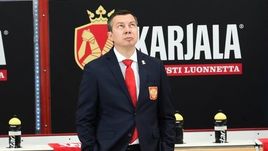 Илья ВОРОБЬЕВ (в центре).