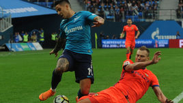 Воскресенье. Санкт-Петербург. "Зенит" - ЦСКА - 0:0. Сине-бело-голубые потеряли шансы на чемпионство.