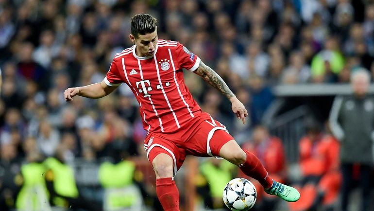 Удар ХАМЕСА РОДРИГЕСА в аут - что это было? Фото AFP Удар ХАМЕСА РОДРИГЕСА в аут - что это было? Фото AFP