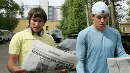 Александр ОВЕЧКИН (слева) и Евгений МАЛКИН: бывают команды, которым даже таких звезд мало.