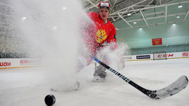 Вторник. Кирилл КАПРИЗОВ тренируется перед отъездом в Данию.