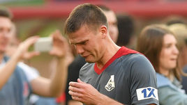 Суббота. Москва. "Локомотив" – "Зенит" – 1:0. Слезы Игоря ДЕНИСОВА после победы.