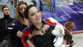 Евгения МЕДВЕДЕВА (справа) и Этери ТУТБЕРИДЗЕ.