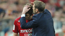 Суббота. Москва. "Спартак" - "Ростов" - 2:0. Артем ТИМОФЕЕВ и Массимо КАРРЕРА.