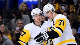 Сидни КРОСБИ (слева) и Евгений МАЛКИН.