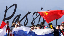 В России любят биатлон. В Норвегии считают, что эта любовь с интересом.