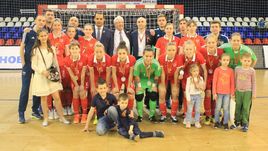 Испания вновь первая, Россия вновь вторая