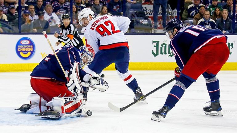 Сергей БОБРОВСКИЙ, Евгений КУЗНЕЦОВ и Пьер-Люк ДЮБУА. Фото AFP Сергей БОБРОВСКИЙ, Евгений КУЗНЕЦОВ и Пьер-Люк ДЮБУА. Фото AFP