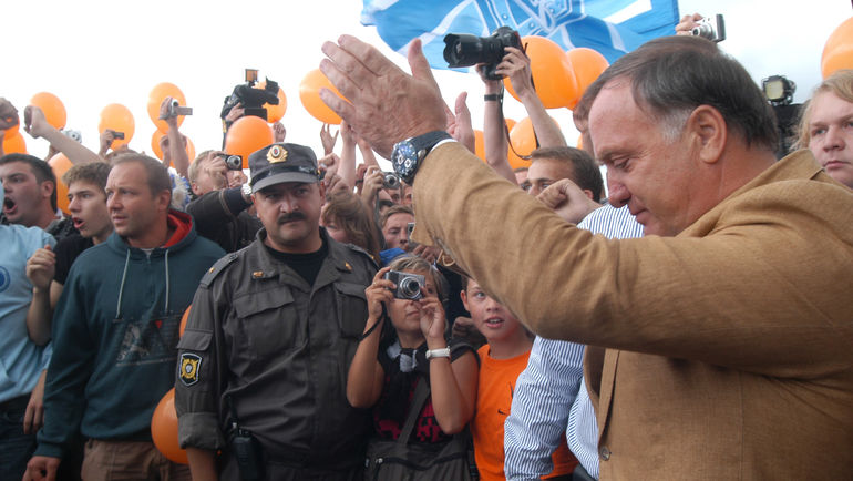 Прощание Дика АДВОКАТА с Санкт-Петербургом в 2009 году вышло трогательным. Он уехал, но порой возвращается. Фото Ирина ЗЫГАРЬ Прощание Дика АДВОКАТА с Санкт-Петербургом в 2009 году вышло трогательным. Он уехал, но порой возвращается. Фото Ирина ЗЫГАРЬ